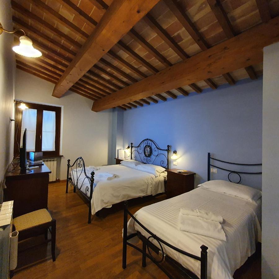 Pietra Maula Agriturismo Castelraimondo Exterior foto