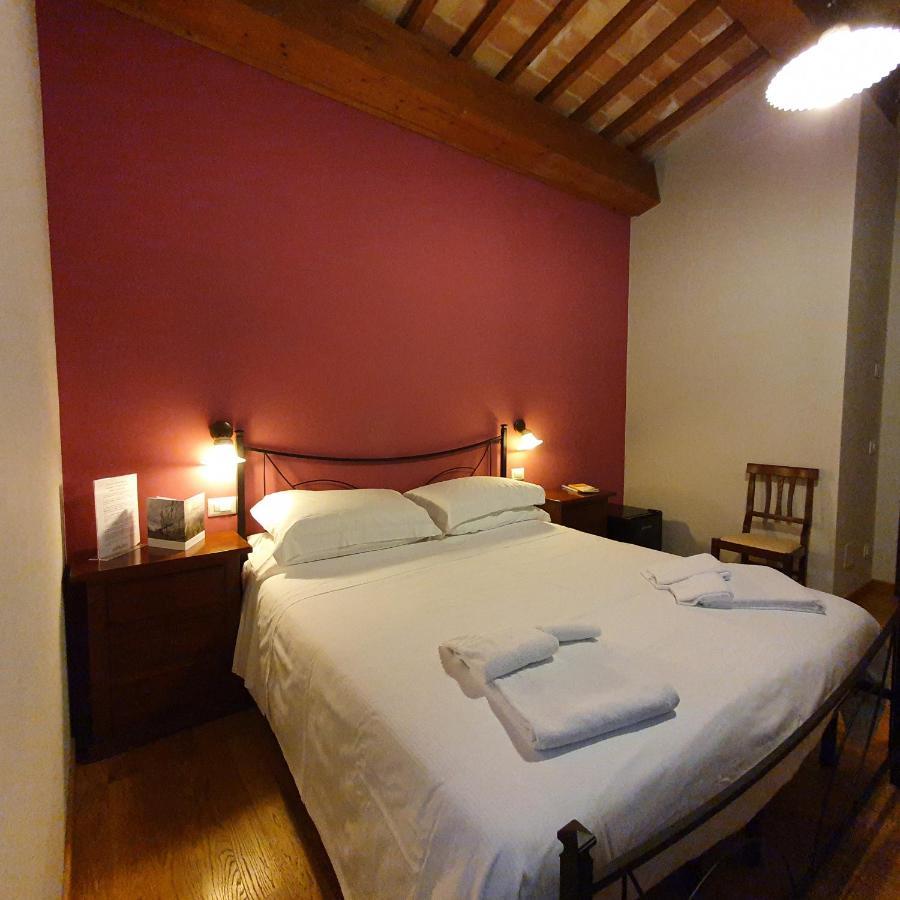 Pietra Maula Agriturismo Castelraimondo Exterior foto