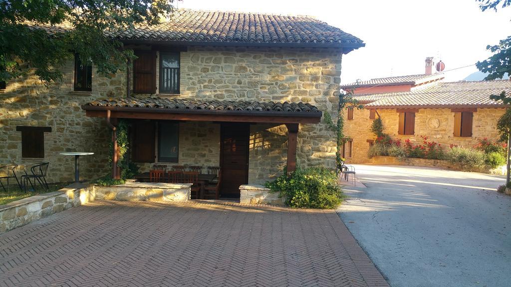 Pietra Maula Agriturismo Castelraimondo Exterior foto