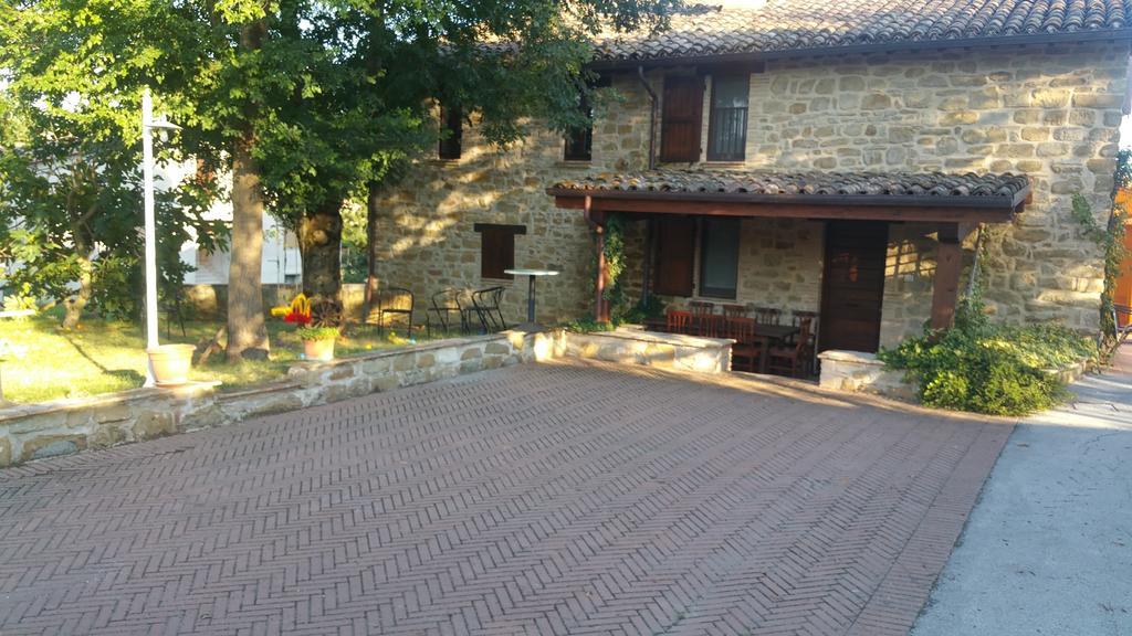 Pietra Maula Agriturismo Castelraimondo Exterior foto